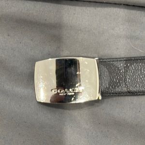 Reversible coach belt